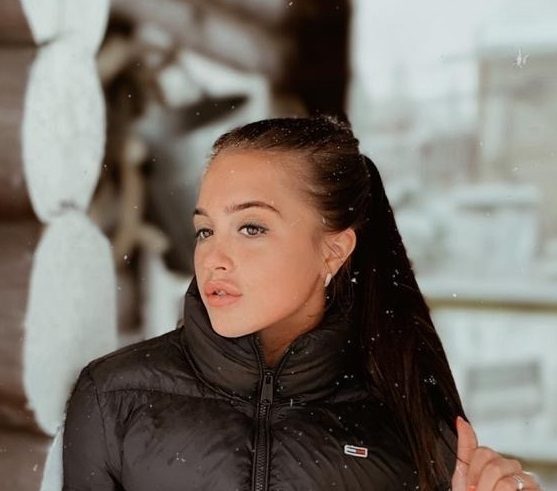 Алина Иванова — слитая анкета
