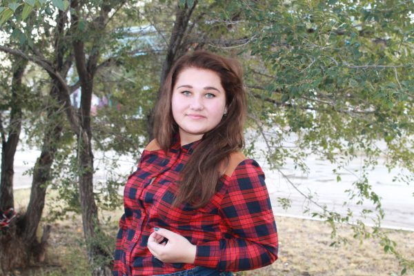 Юля Смирнова — слитая анкета